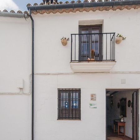 Cozy Home In Zahara De La Sierra With Kitchen Екстер'єр фото